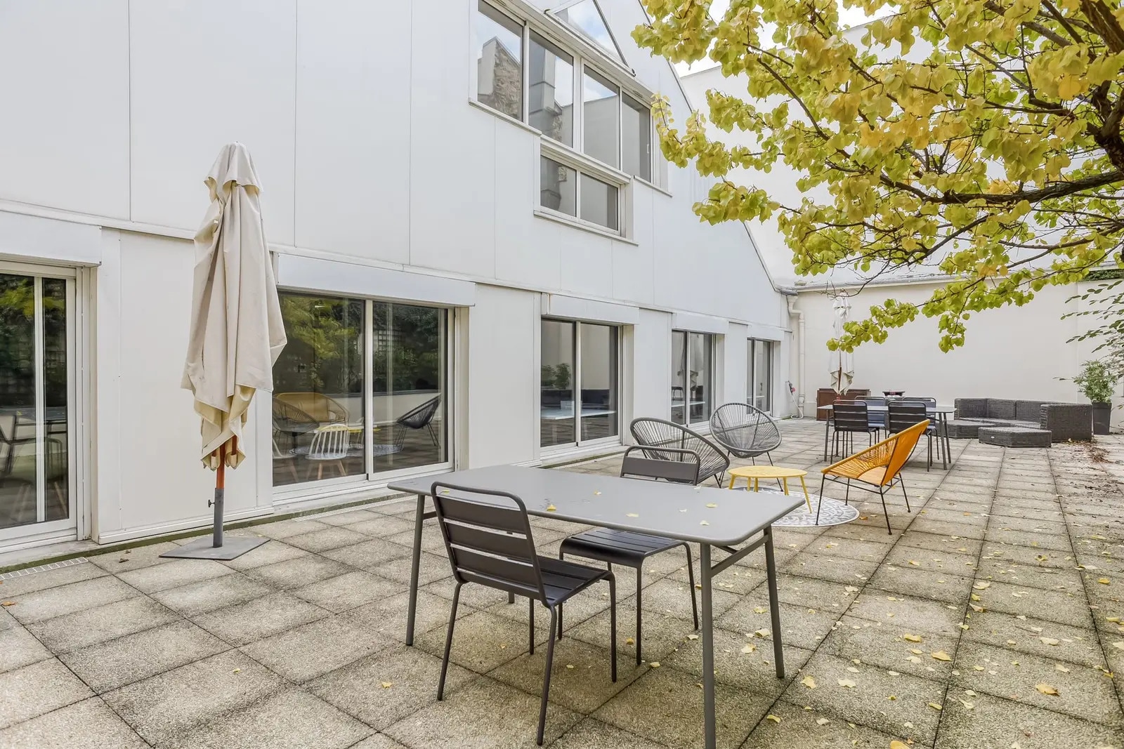 Coworking Space in Paris for lease Building Photo- Image 1 of 13