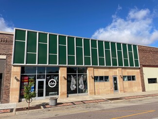 More details for 127 Central Ave NW, Le Mars, IA - Retail for Sale