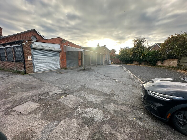 73 Furze Platt Road, Maidenhead for lease - Building Photo - Image 2 of 16