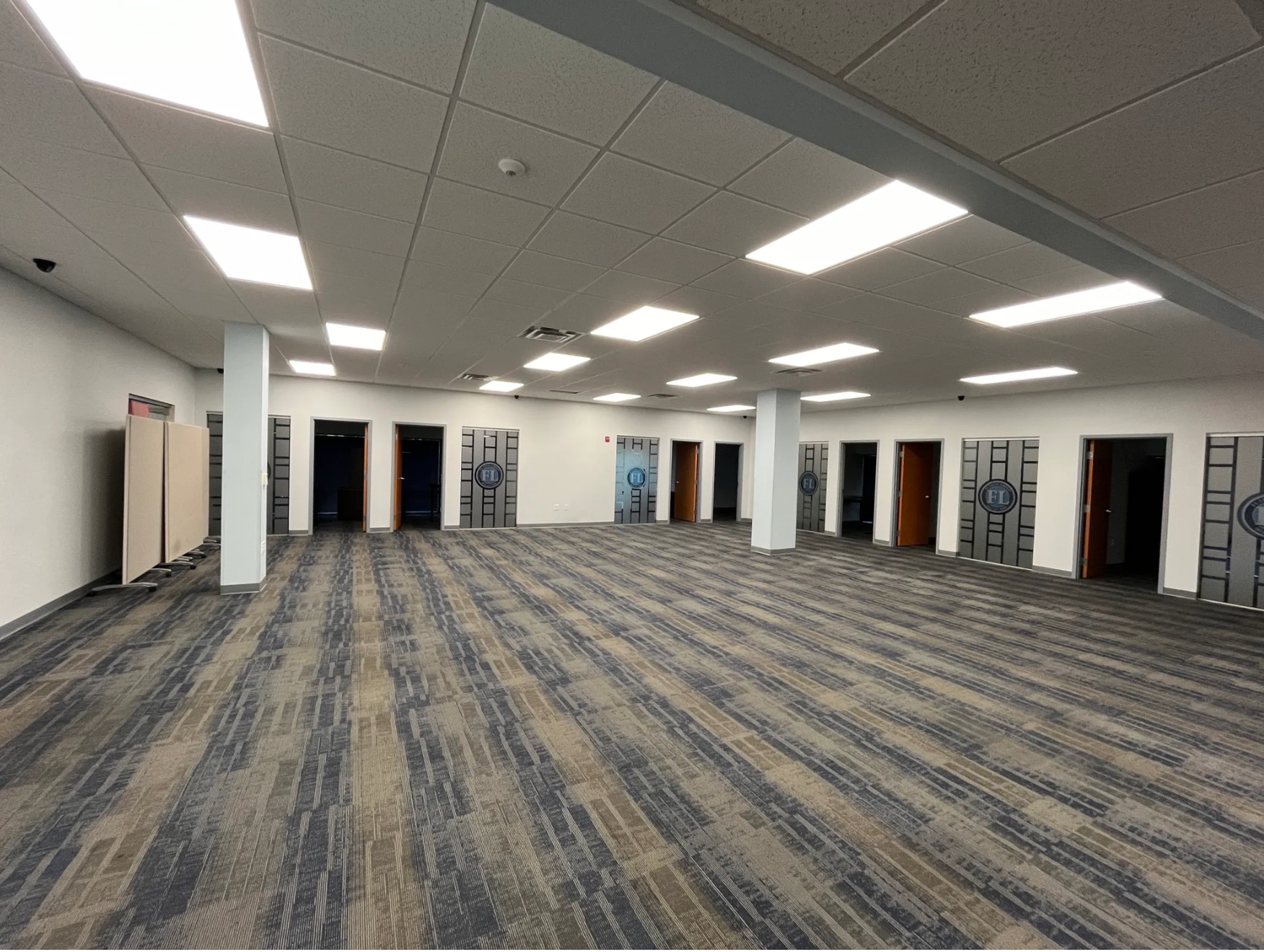 2700 W Dr Martin Luther King Jr Blvd, Tampa, FL for lease Building Photo- Image 1 of 6