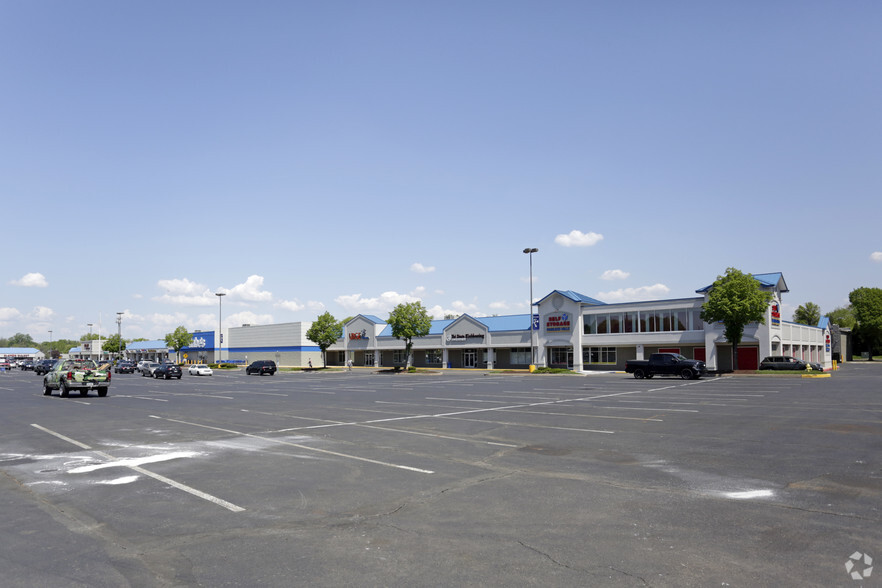 471 S Oxford Valley Rd, Fairless Hills, PA for lease - Primary Photo - Image 3 of 13