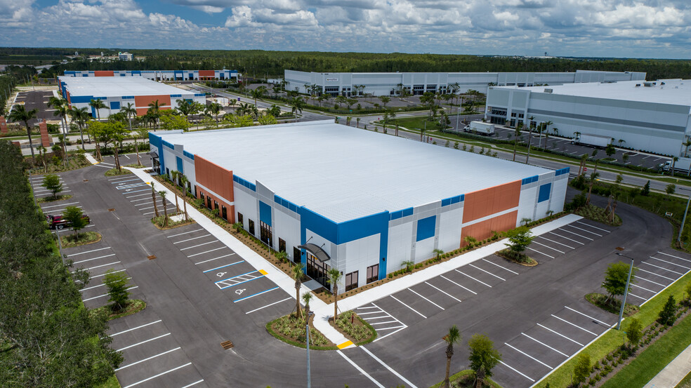 16091 Parallel, Fort Myers, FL for lease - Building Photo - Image 3 of 12