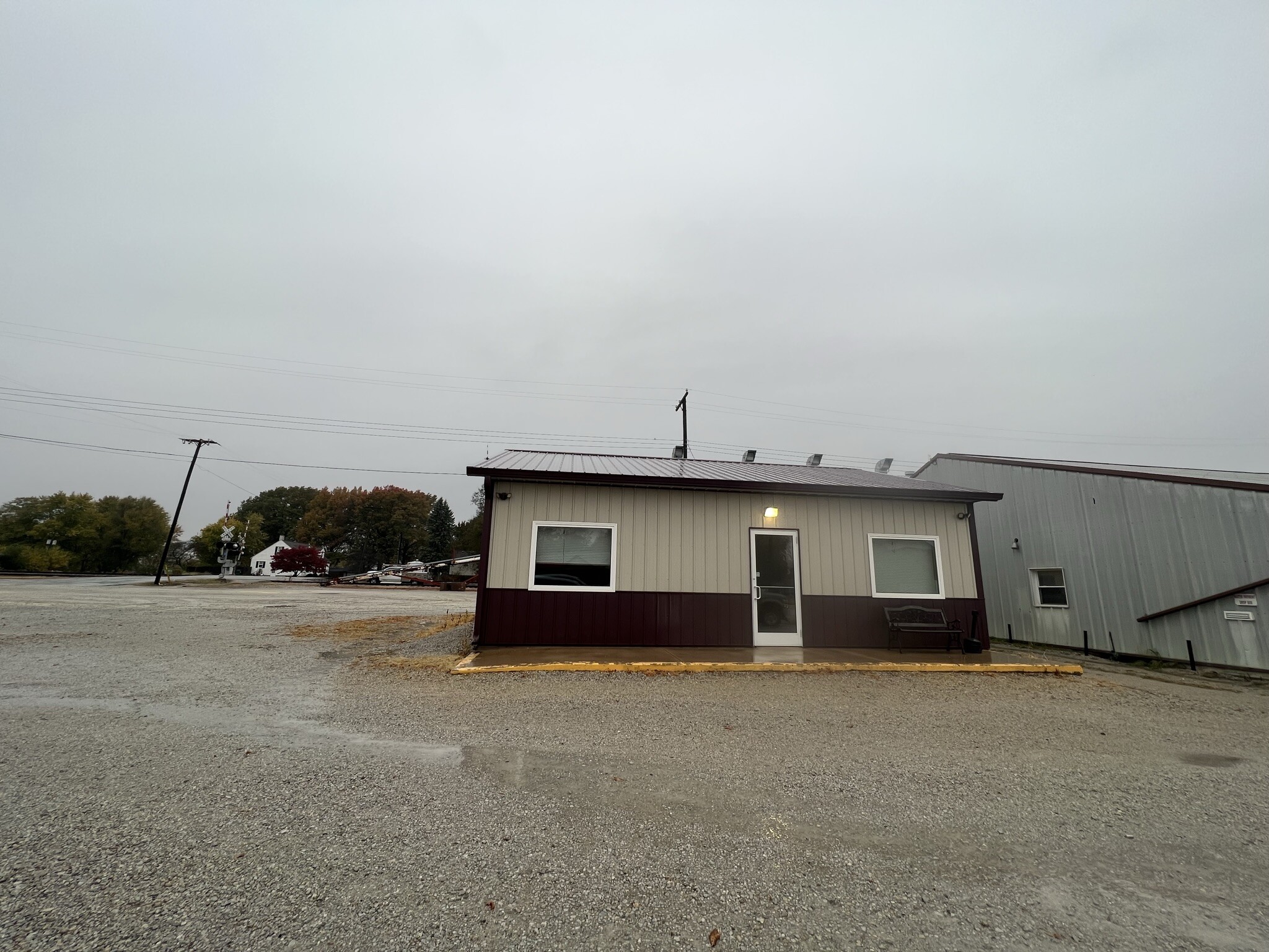 307 Railroad, Blue Mound, IL for sale Primary Photo- Image 1 of 13