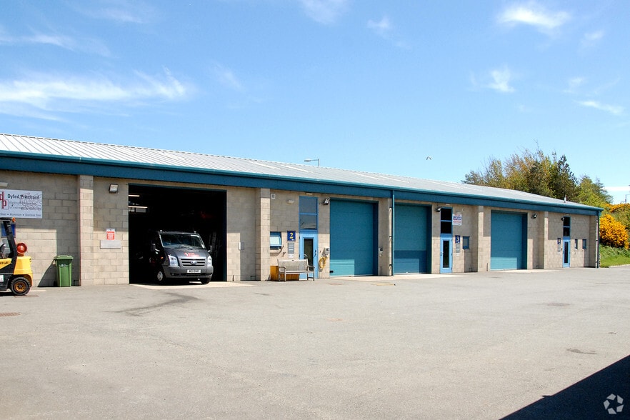 Ffordd Porth Lechog, Amlwch for lease - Building Photo - Image 2 of 3