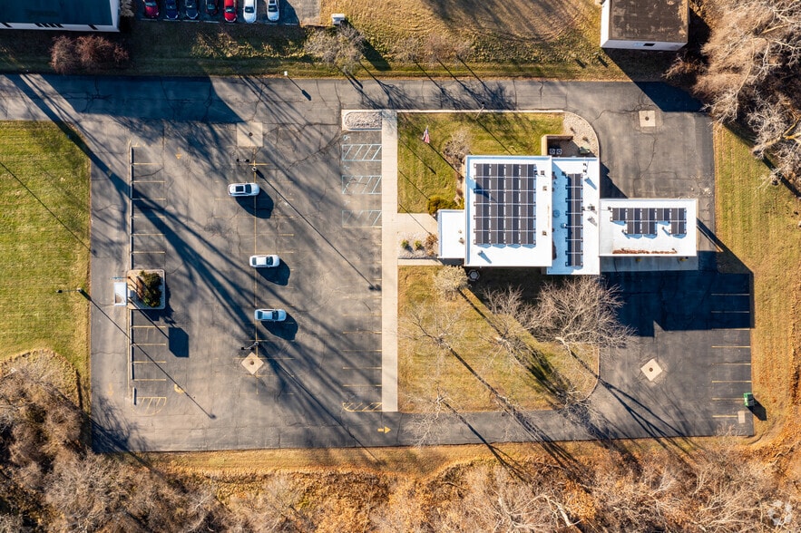 14206 N Fenton Rd, Fenton, MI for lease - Aerial - Image 3 of 3