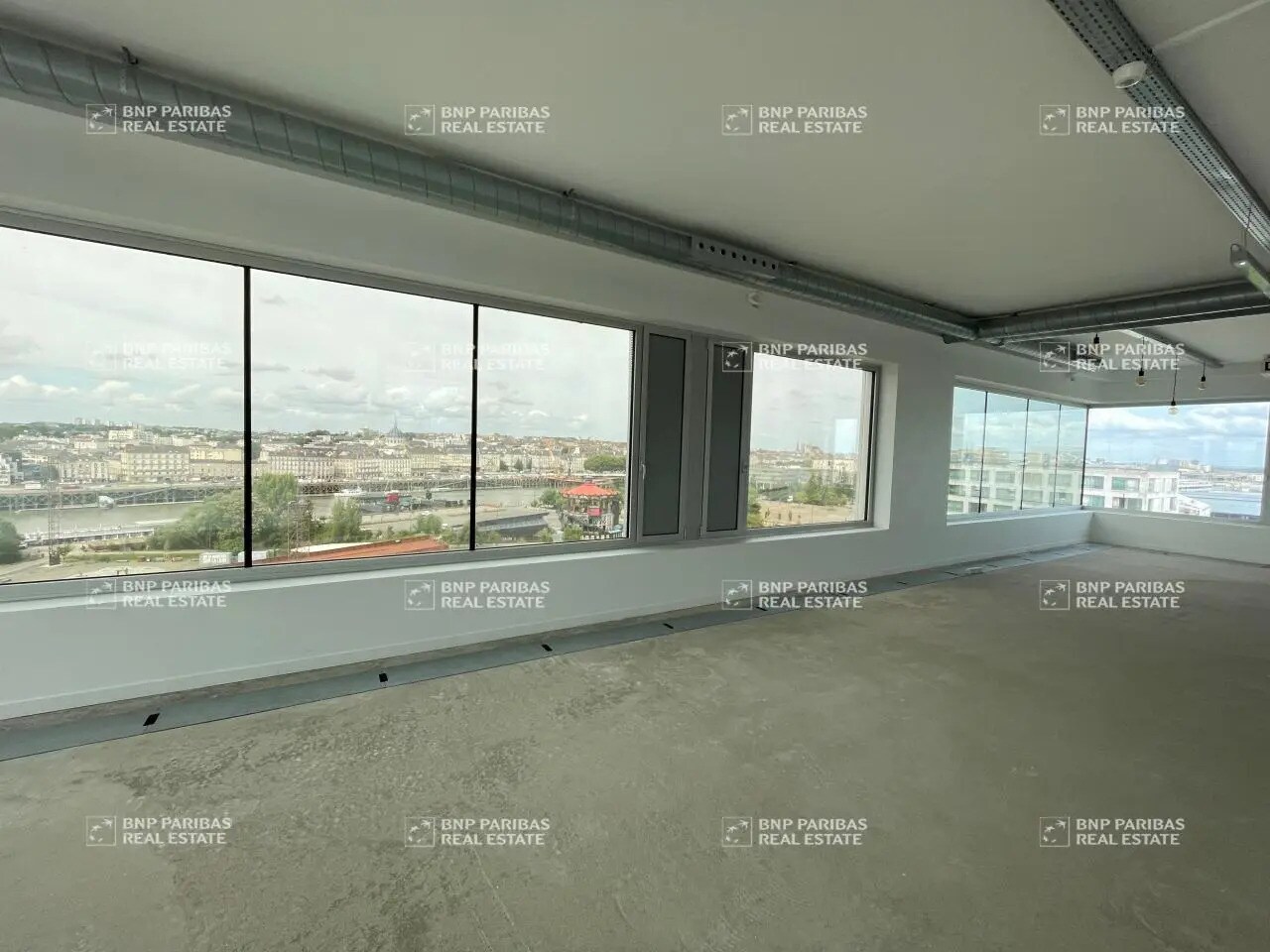 Office in Nantes for lease Interior Photo- Image 1 of 12