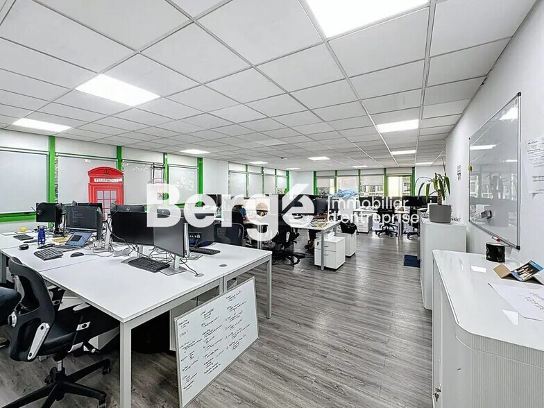 Office in Vallauris for lease - Building Photo - Image 2 of 15