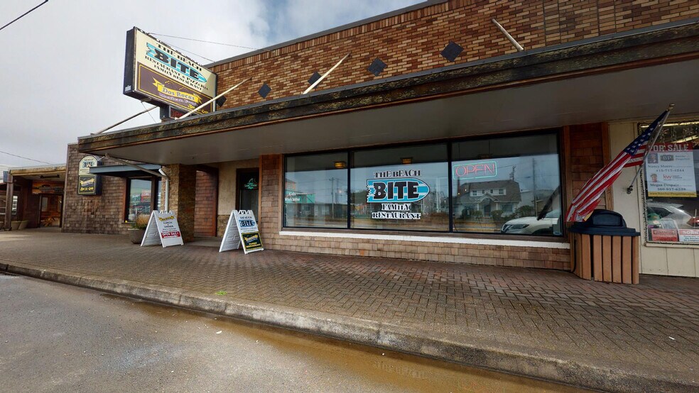 176 S Highway 101, Rockaway Beach, OR for sale - Building Photo - Image 1 of 1