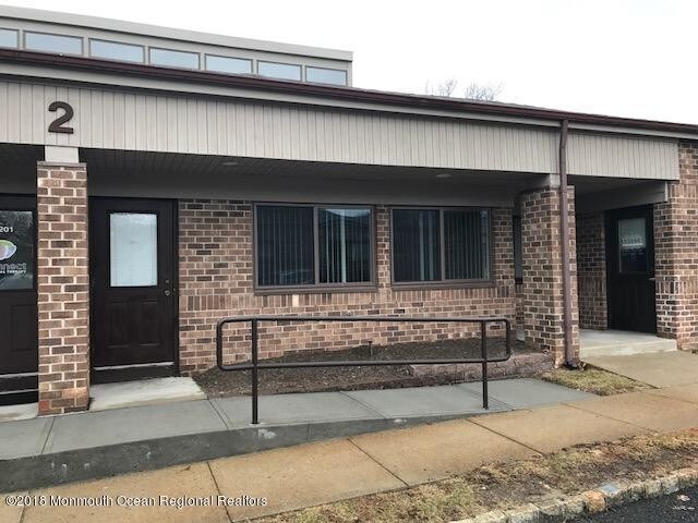 200-203 Candlewood Commons, Howell, NJ for sale Primary Photo- Image 1 of 1