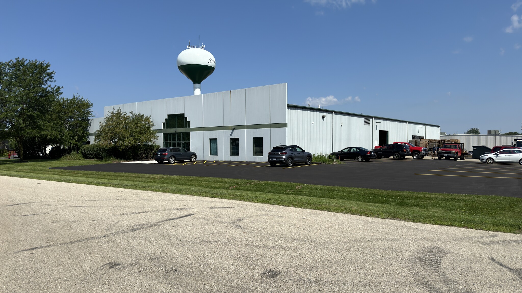 2302 Spring Ridge Dr, Spring Grove, IL for sale Building Photo- Image 1 of 1