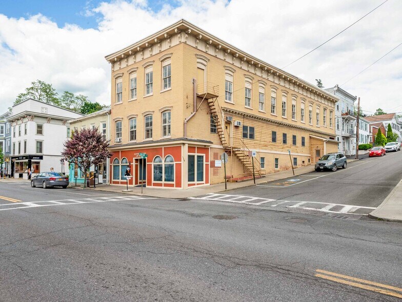 370 Main St, Catskill, NY for sale - Building Photo - Image 1 of 1