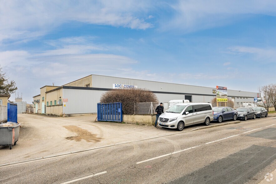 49 Rue Vaucanson, Décines-Charpieu for lease - Primary Photo - Image 2 of 5