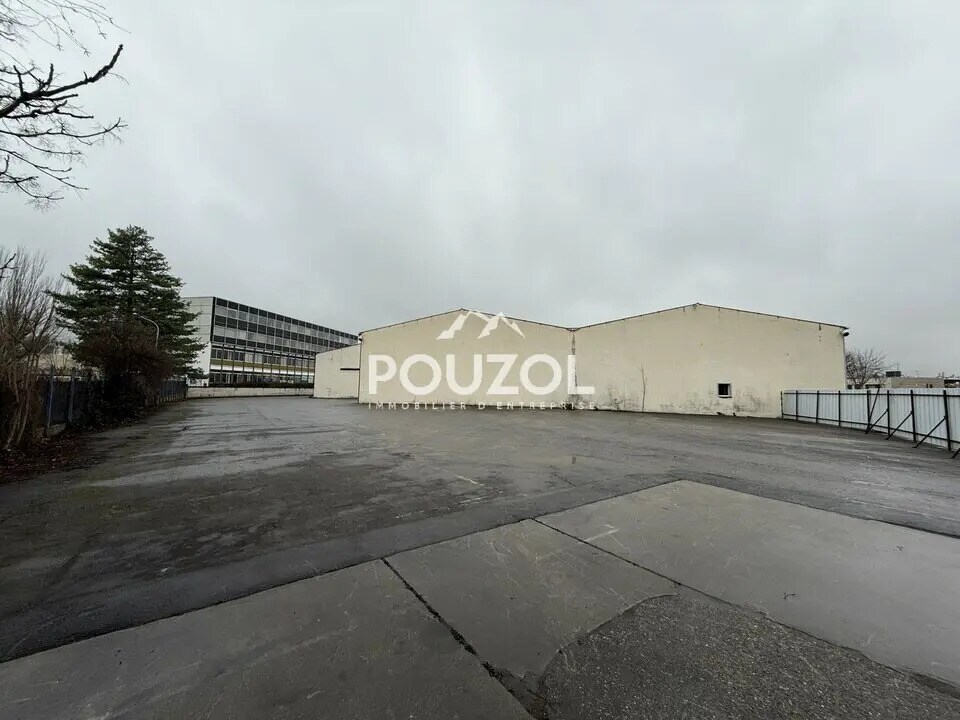 Flex in Clermont-Ferrand for lease Building Photo- Image 1 of 11