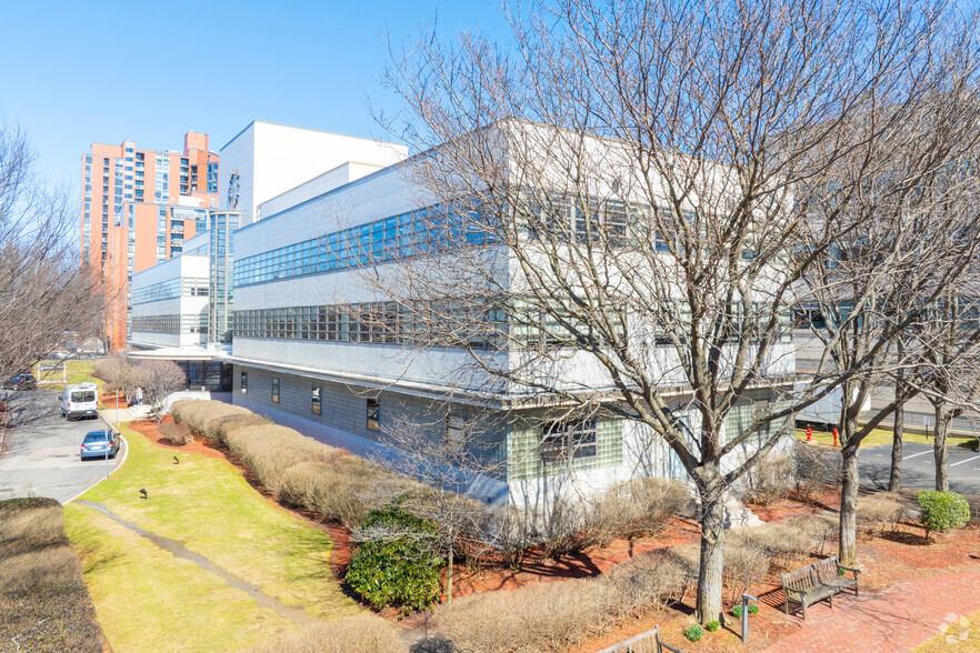 784 Memorial Dr, Cambridge, MA for lease - Building Photo - Image 1 of 5