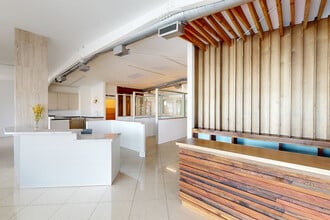 5633 Southwest Fwy, Houston, TX for lease Matterport 3D Scan- Image 1 of 15