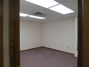 1273 Bound Brook Rd, Middlesex, NJ for lease Interior Photo- Image 2 of 5