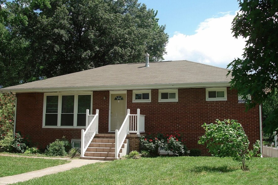 1001 W Walnut St, Carbondale, IL for sale - Building Photo - Image 1 of 1