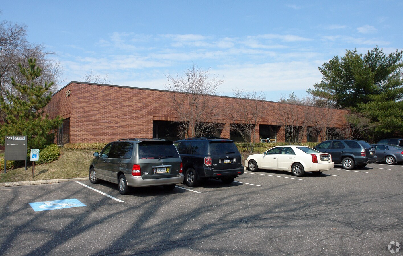 585587 Skippack Pike, Blue Bell, PA 19422