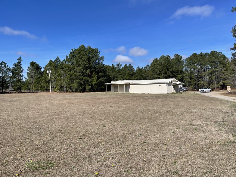 3661 Fayetteville Rd, Raeford, NC for sale - Primary Photo - Image 1 of 6