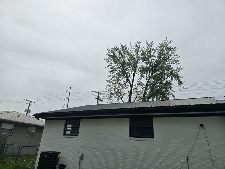 105 SE 14th St, Bentonville, AR for sale - Building Photo - Image 3 of 16