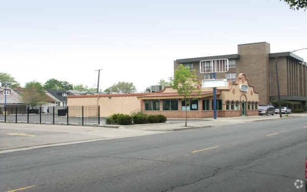 2430 N Central Ave, Chicago, IL for sale - Building Photo - Image 2 of 14