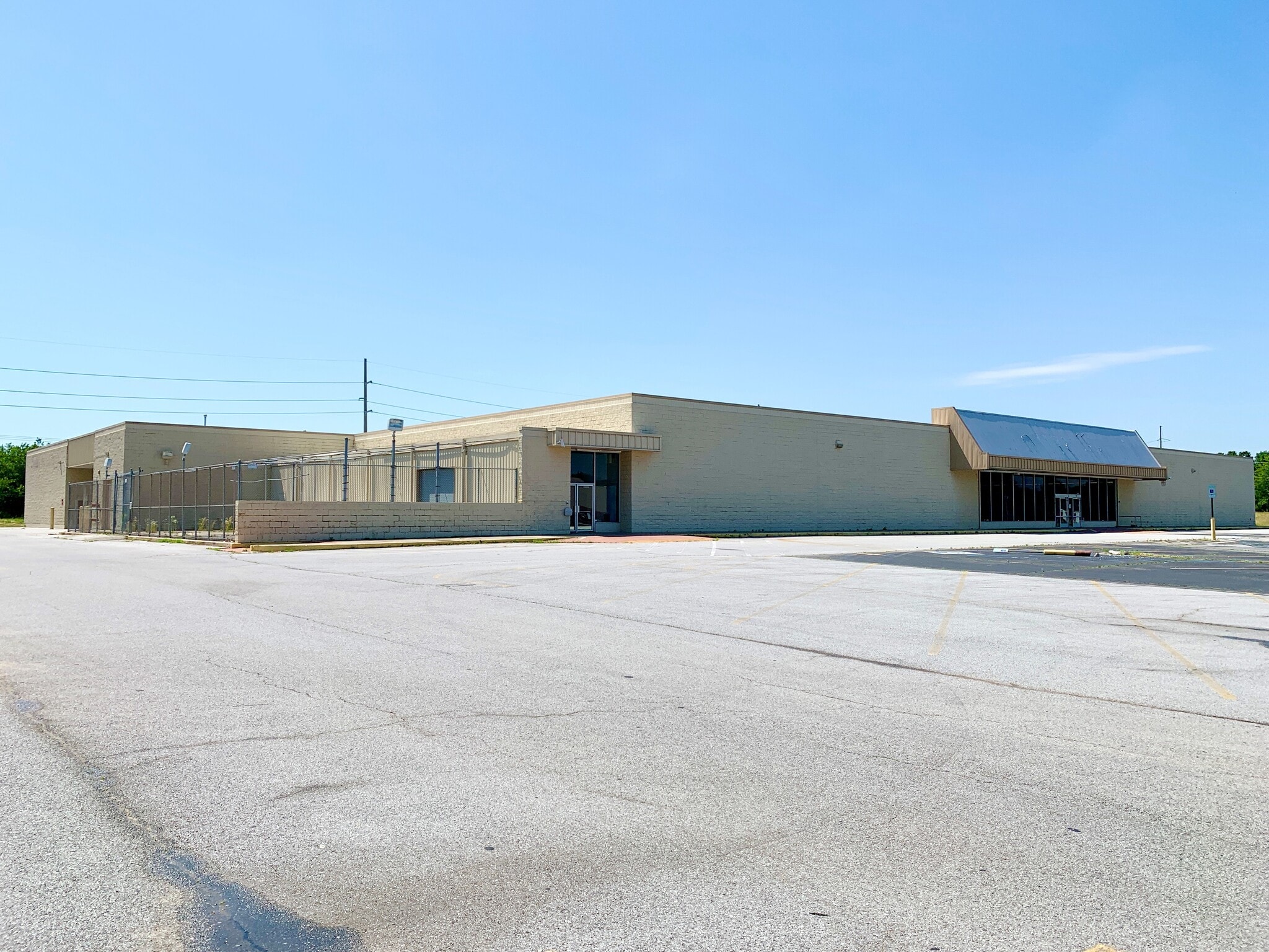 3142 W Sunset Ave, Springdale, AR 72762 Retail for Lease