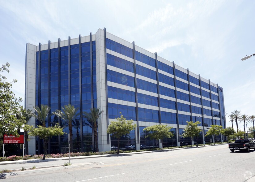 2300 w empire ave