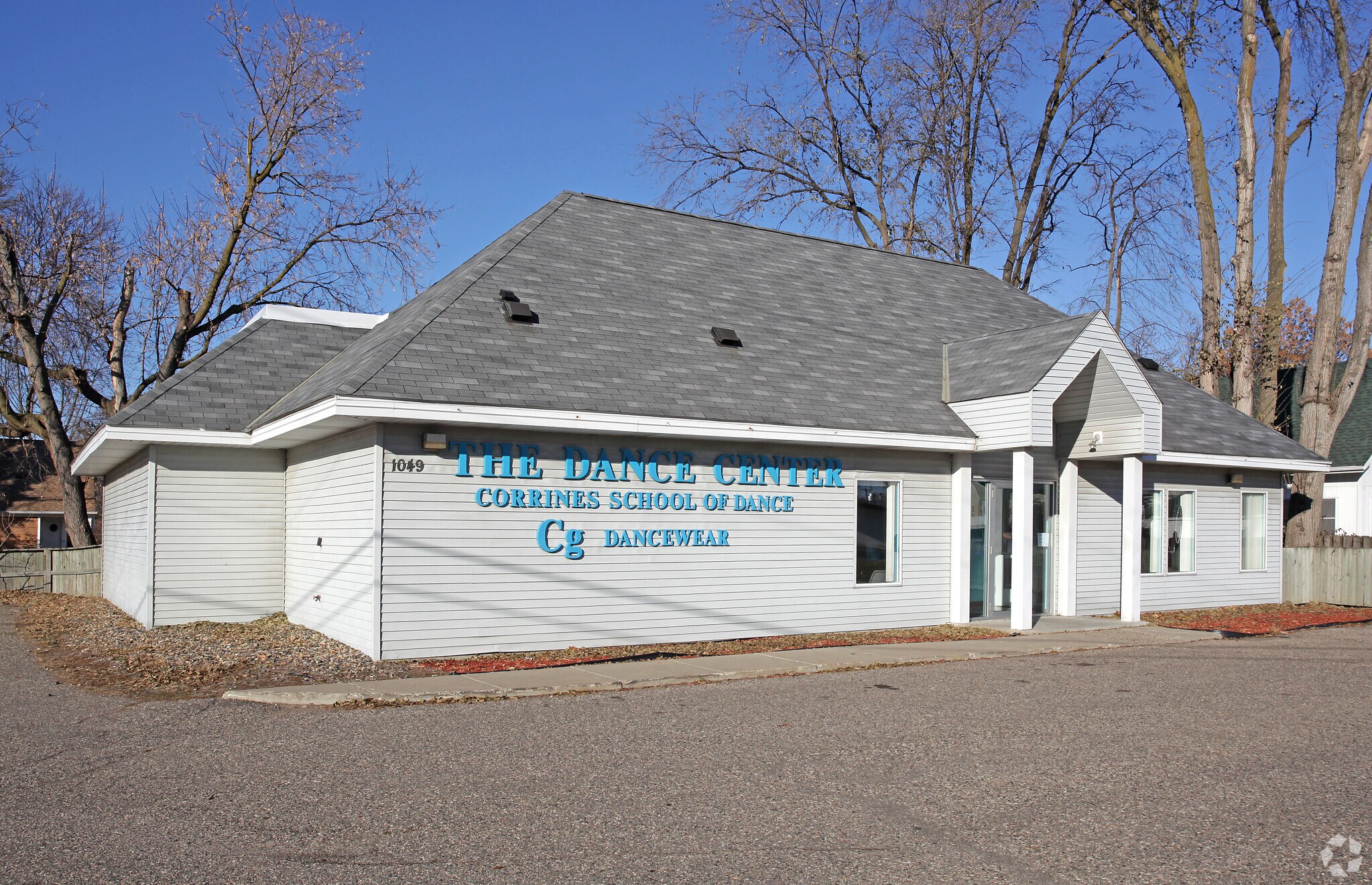 1049 Dodd Rd, West Saint Paul, MN for sale Primary Photo- Image 1 of 1