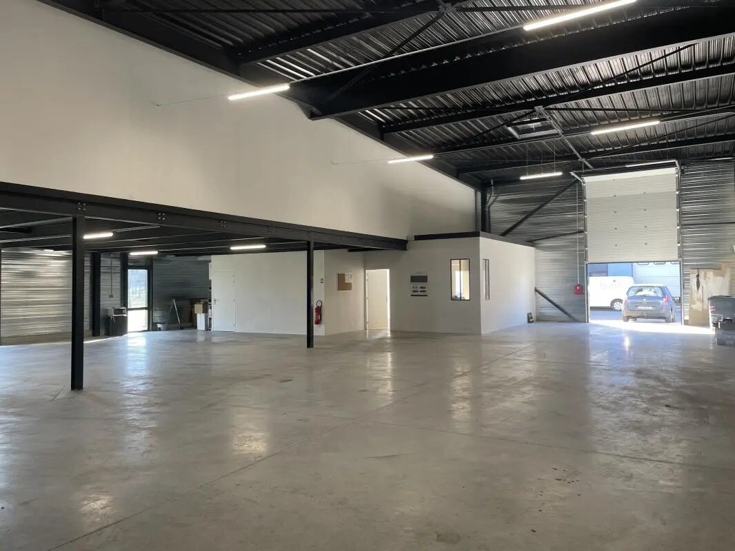 Office in Sin-le-Noble for lease Interior Photo- Image 1 of 6