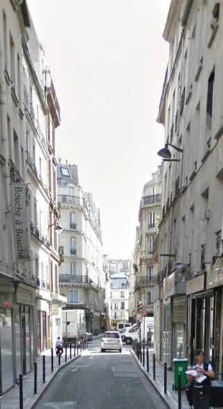 Retail in Paris for lease - Building Photo - Image 1 of 4