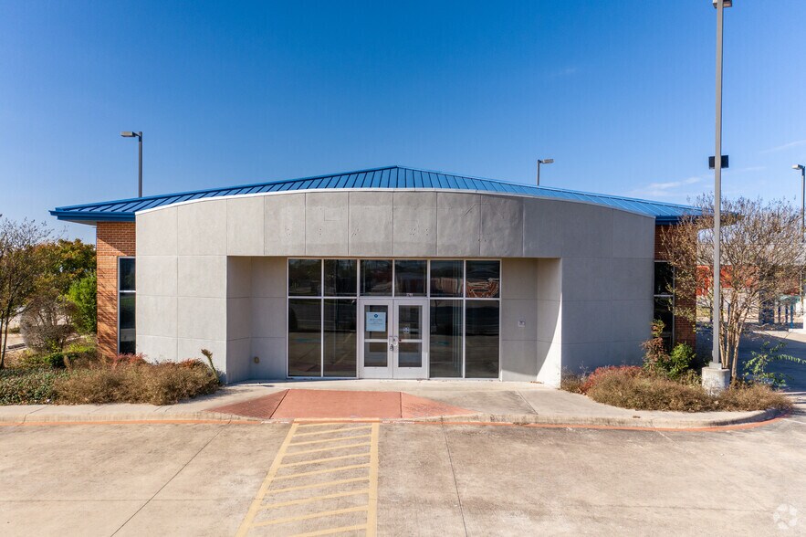 3709 N Main St, Taylor, TX for sale - Primary Photo - Image 1 of 1