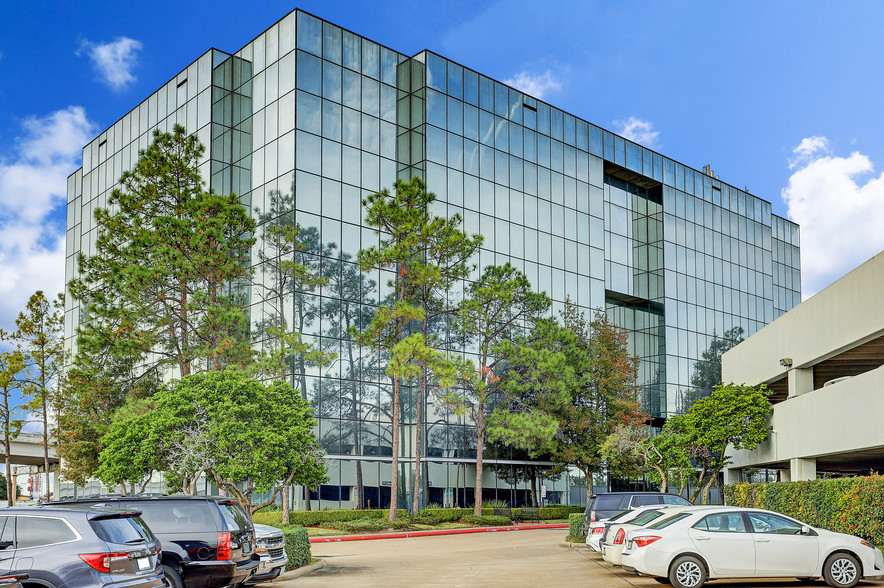 10101 Southwest Freeway, Houston, TX for lease - Building Photo - Image 1 of 3