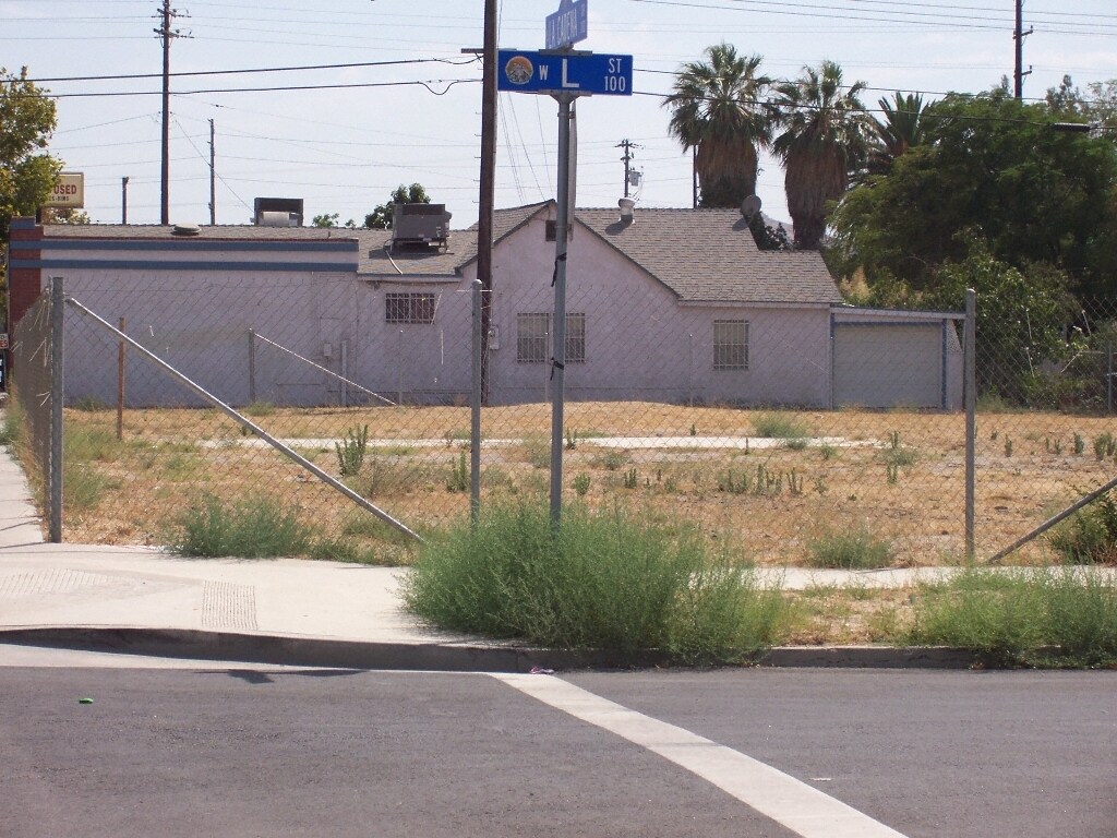 233 S La Cadena, Colton, CA 92324