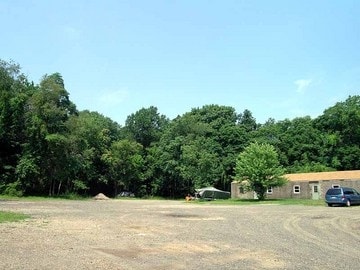 83-97 Red Schoolhouse Rd, Chestnut Ridge, NY for sale - Primary Photo - Image 1 of 1