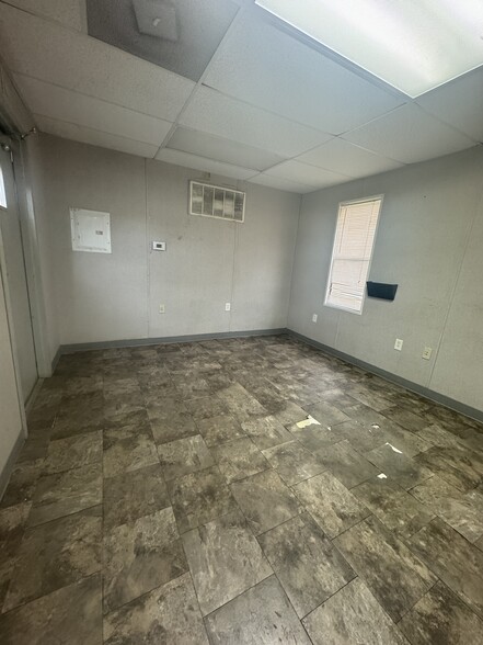 429 Hollandey St, Kenner, LA for lease - Building Photo - Image 3 of 8