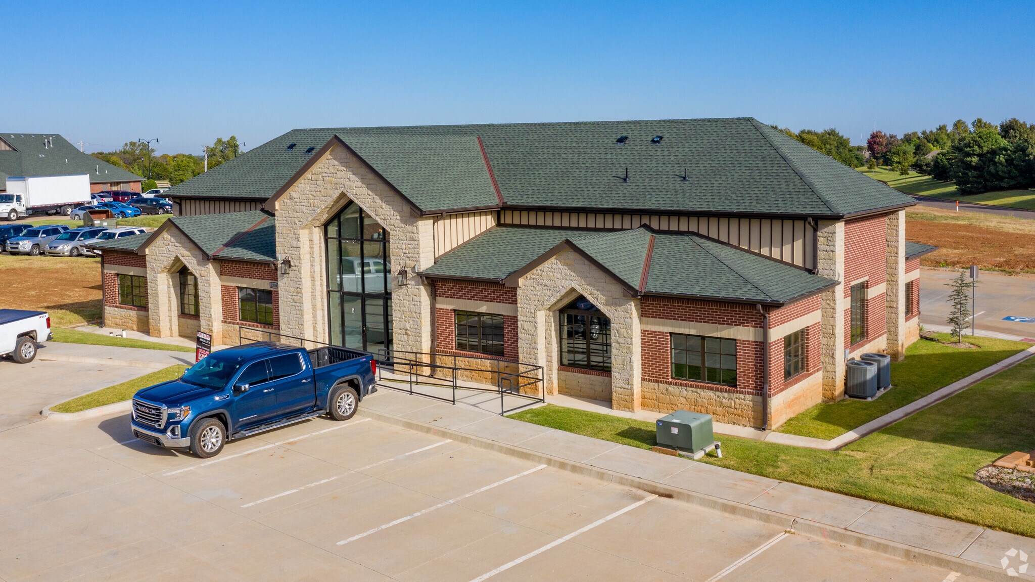 2836 N Kelly Ave, Edmond, OK 73003 Austin Square