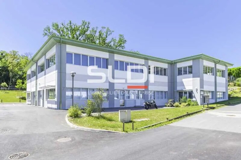 Flex in Lissieu for sale - Building Photo - Image 1 of 7