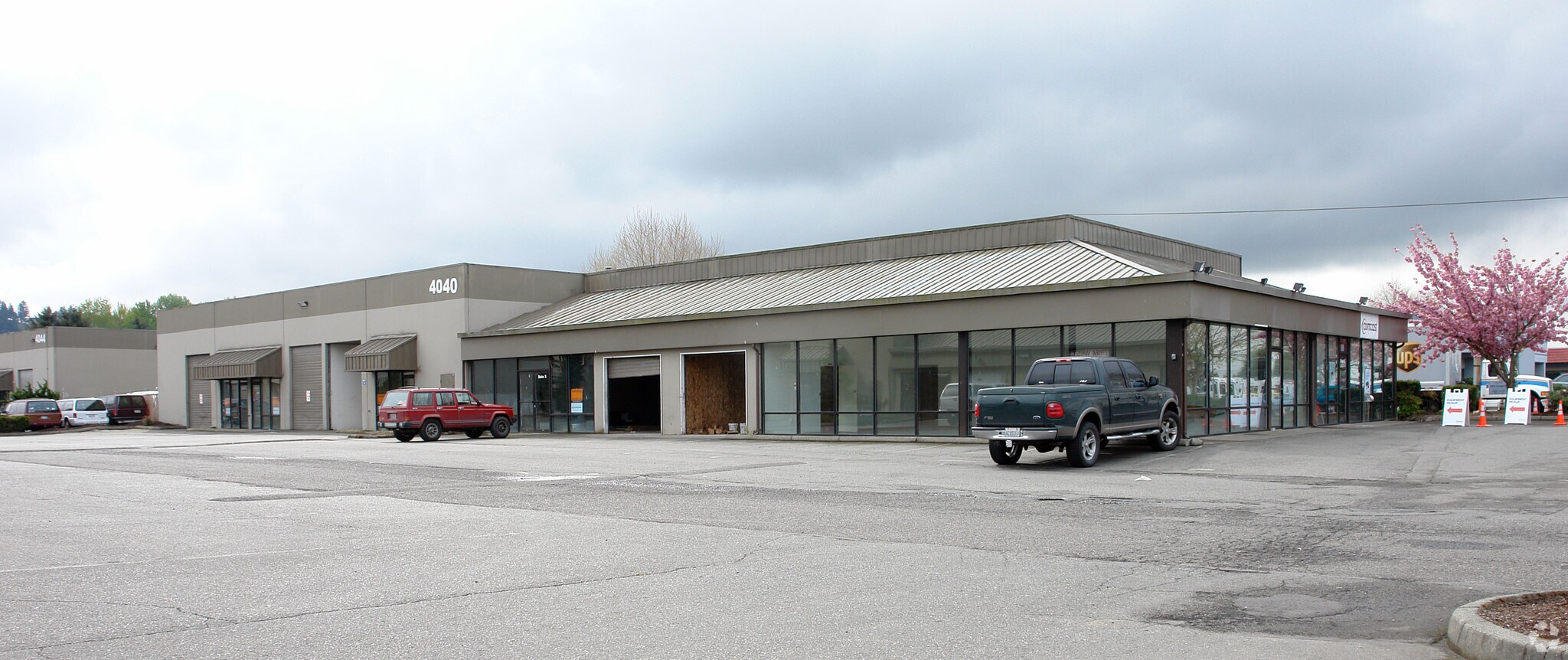 4058 Auburn Way N, Auburn, WA 98002