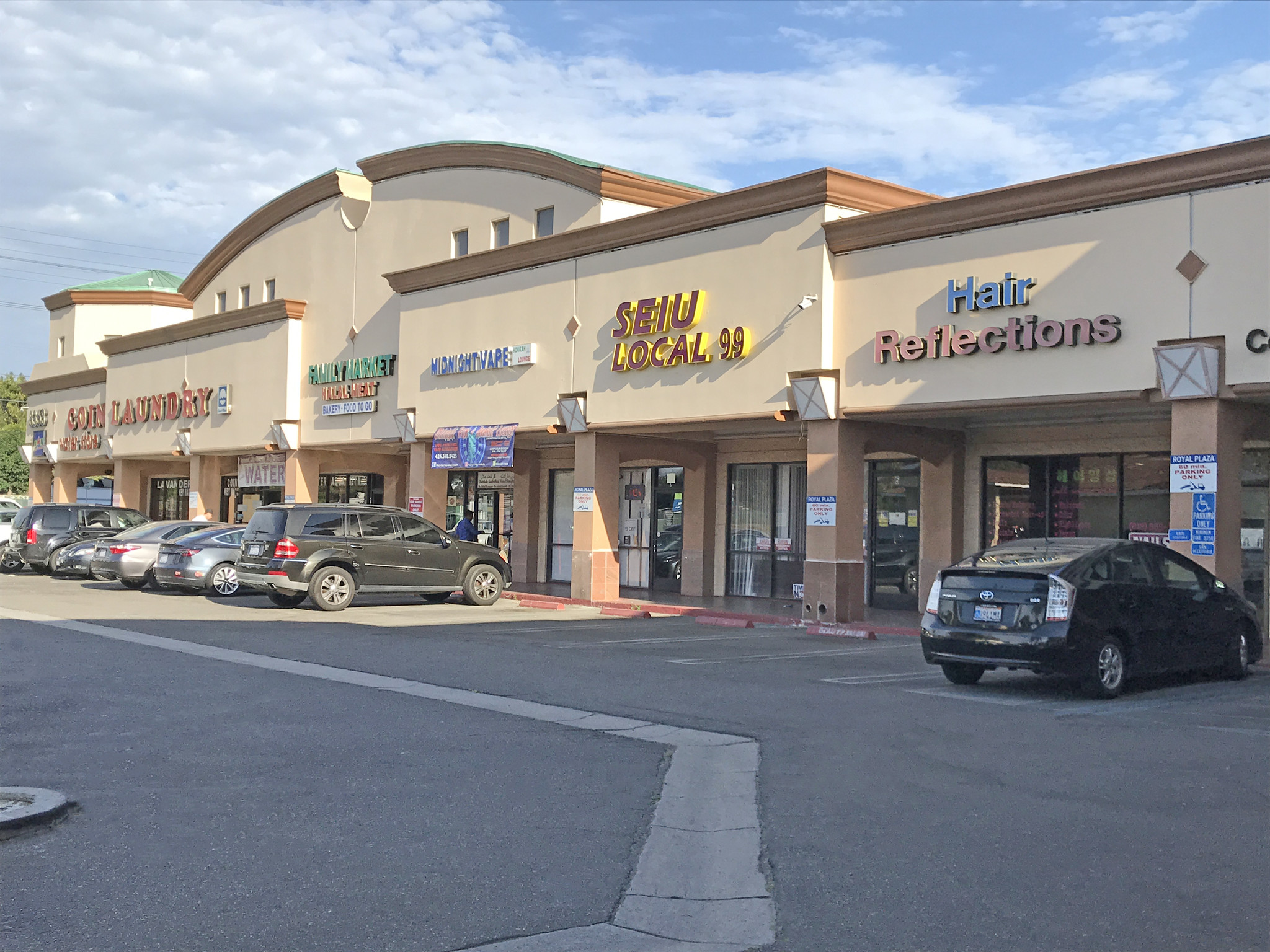 8363 Reseda Blvd, Northridge, CA 91324  LEASE SPECIAL FOR DOCTOR