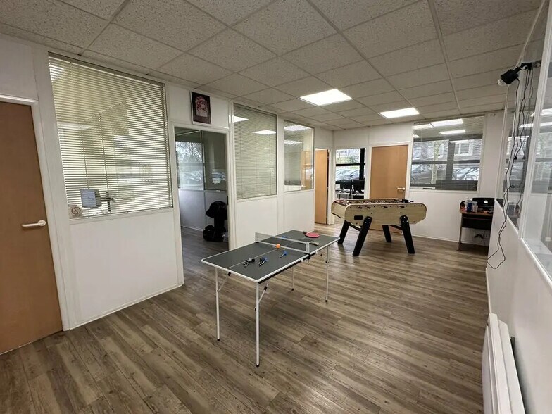 Office in Reims for lease - Interior Photo - Image 1 of 7