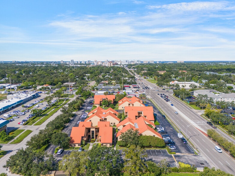 2831 Ringling Blvd, Sarasota, FL for sale - Building Photo - Image 3 of 17