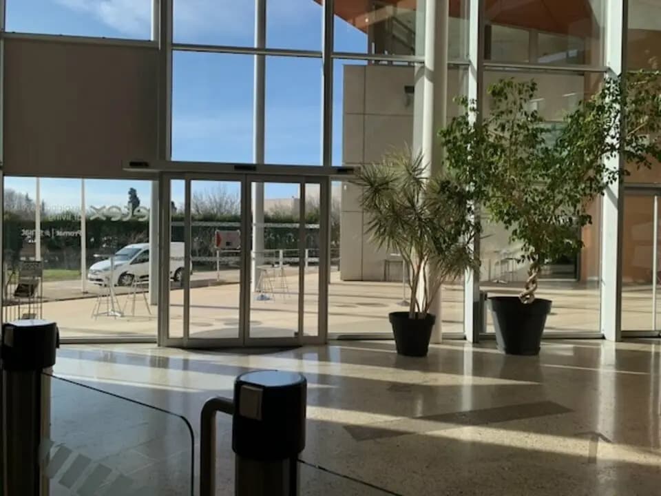 Location Bureaux 400 m² à 3 341 m² - Photo 1