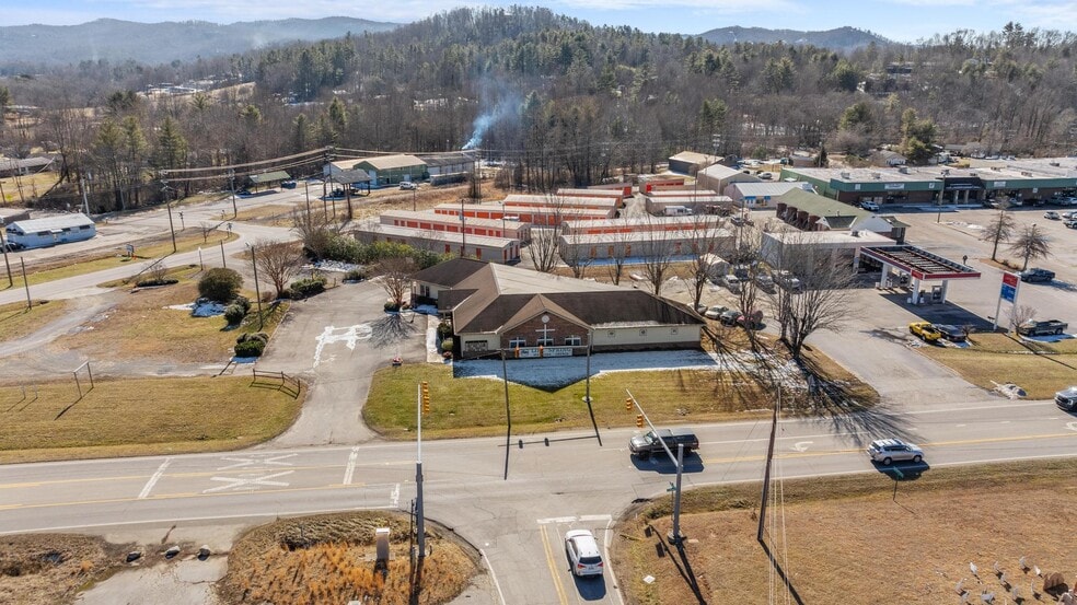 6540 Brevard Rd, Etowah, NC for sale - Building Photo - Image 3 of 64