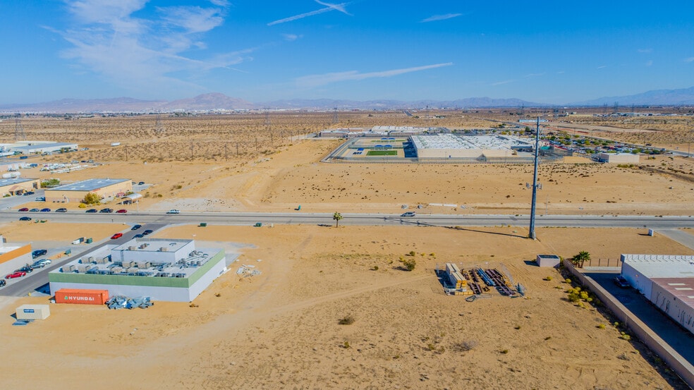 17020 Raccoon Ave, Adelanto, CA for sale - Building Photo - Image 2 of 15