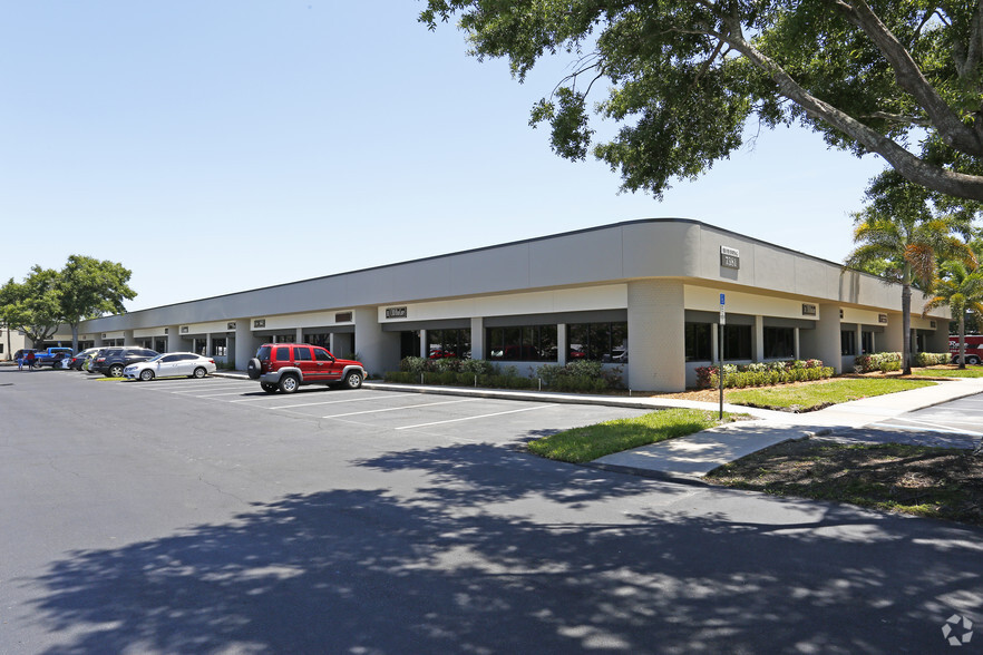 7381 114th Ave, Largo, FL for lease - Building Photo - Image 1 of 13