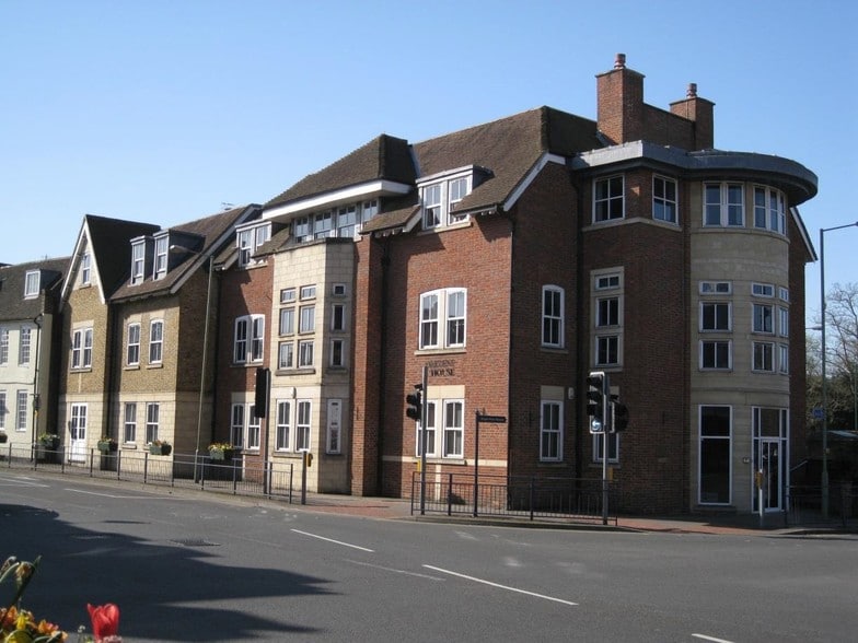 34 Bell St, Reigate for lease - Building Photo - Image 3 of 3