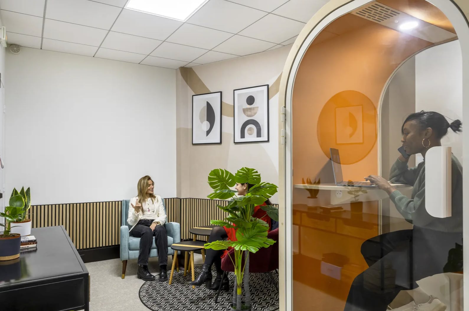 48 Rue Montmartre, Paris for lease Interior Photo- Image 1 of 7