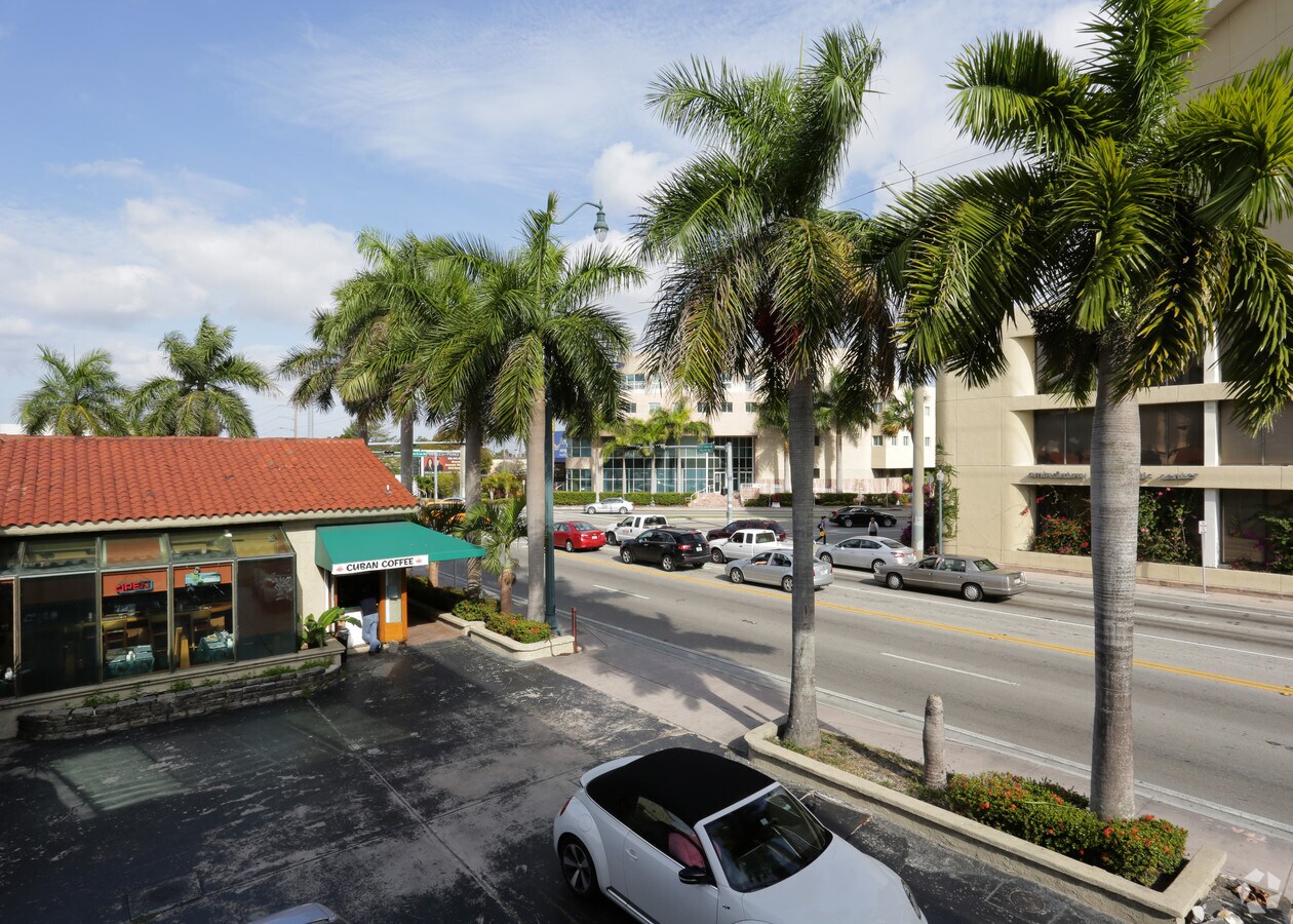 3860 SW 8th St, Coral Gables, FL 33134