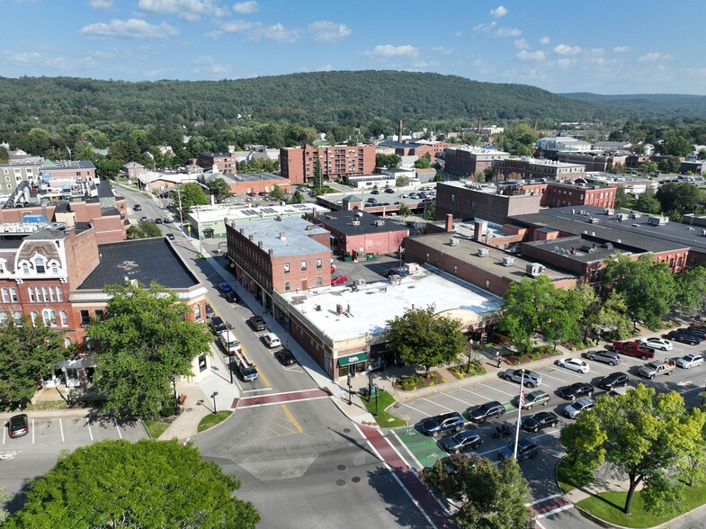 Keene, NH Portfolio sale portfolio of 4 properties for sale on LoopNet.com - Primary Photo - Image 1 of 4