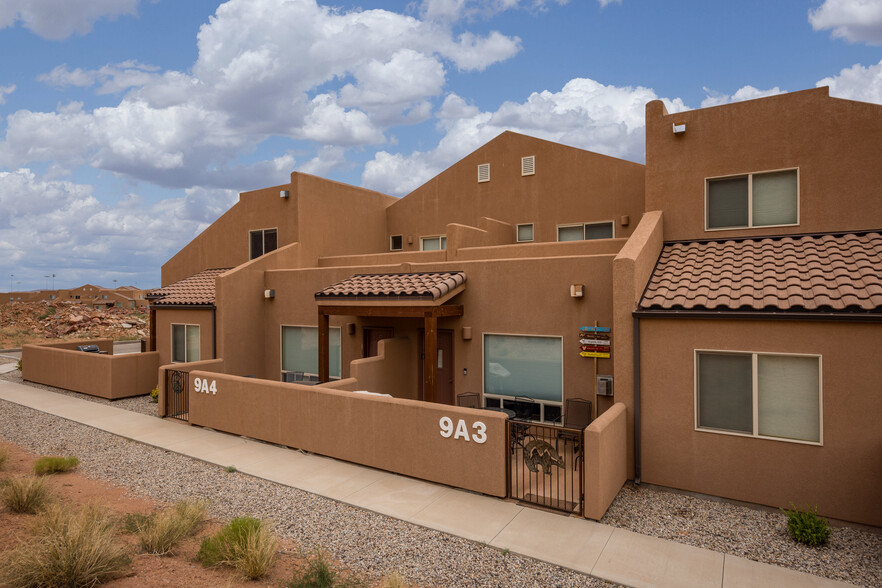 Desert Willow 9-A3 cir, Moab, UT for sale - Primary Photo - Image 1 of 38